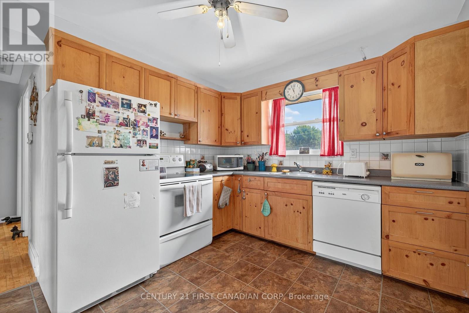 204 BURNSIDE DRIVE - 21
