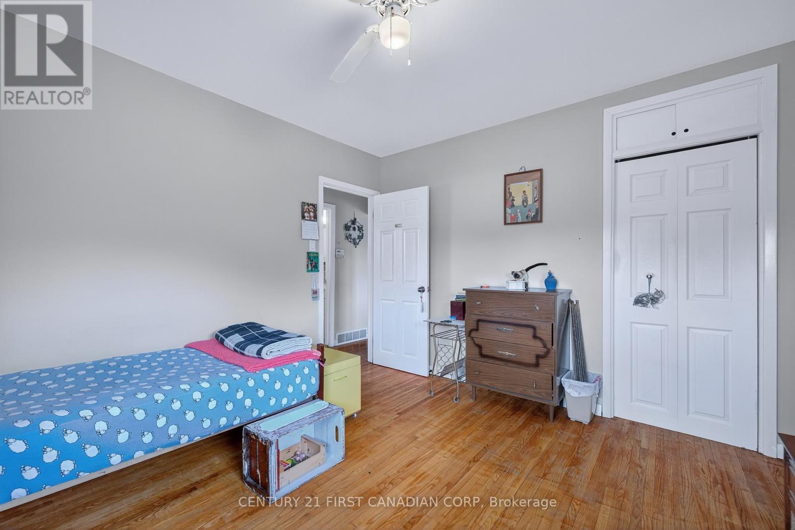 204 BURNSIDE DRIVE - 24