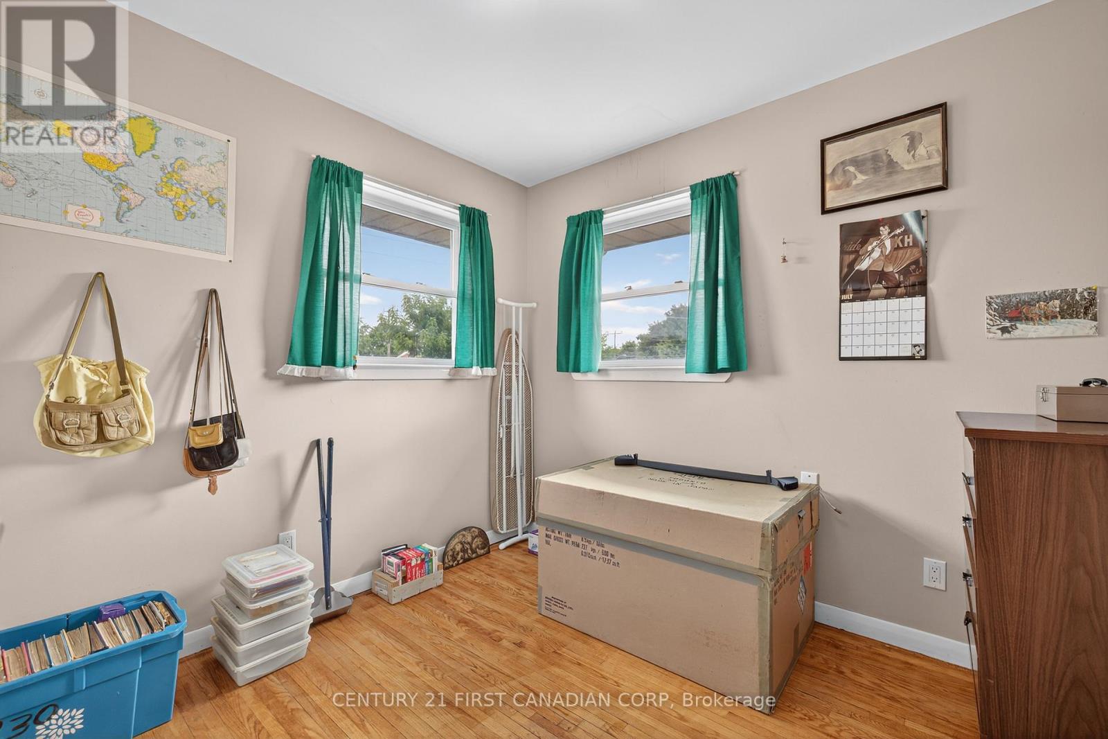 204 BURNSIDE DRIVE - 25