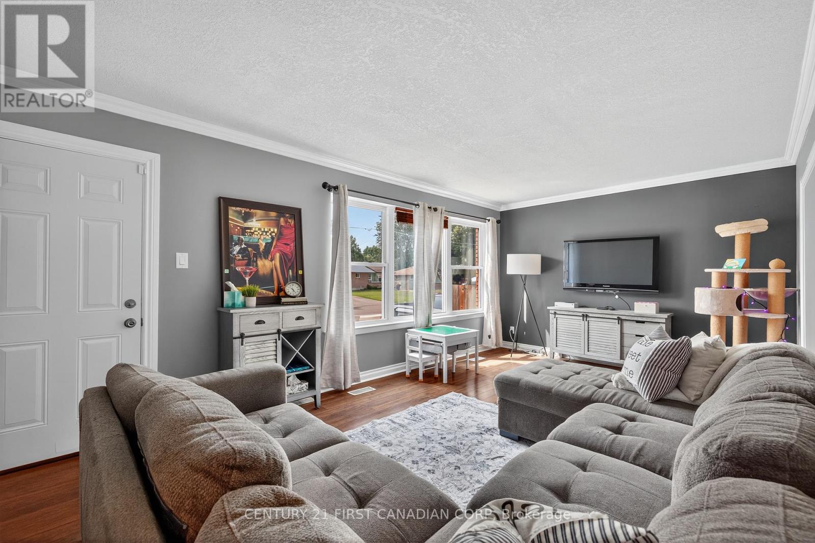 204 BURNSIDE DRIVE - 4