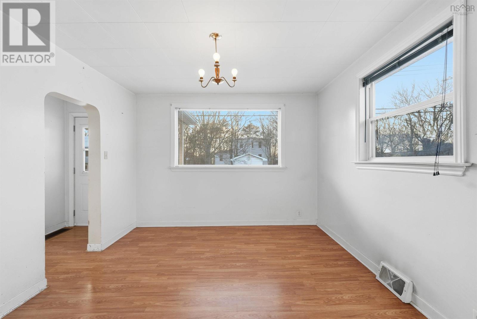 Property 8 of 19 of 13 Franklyn Street