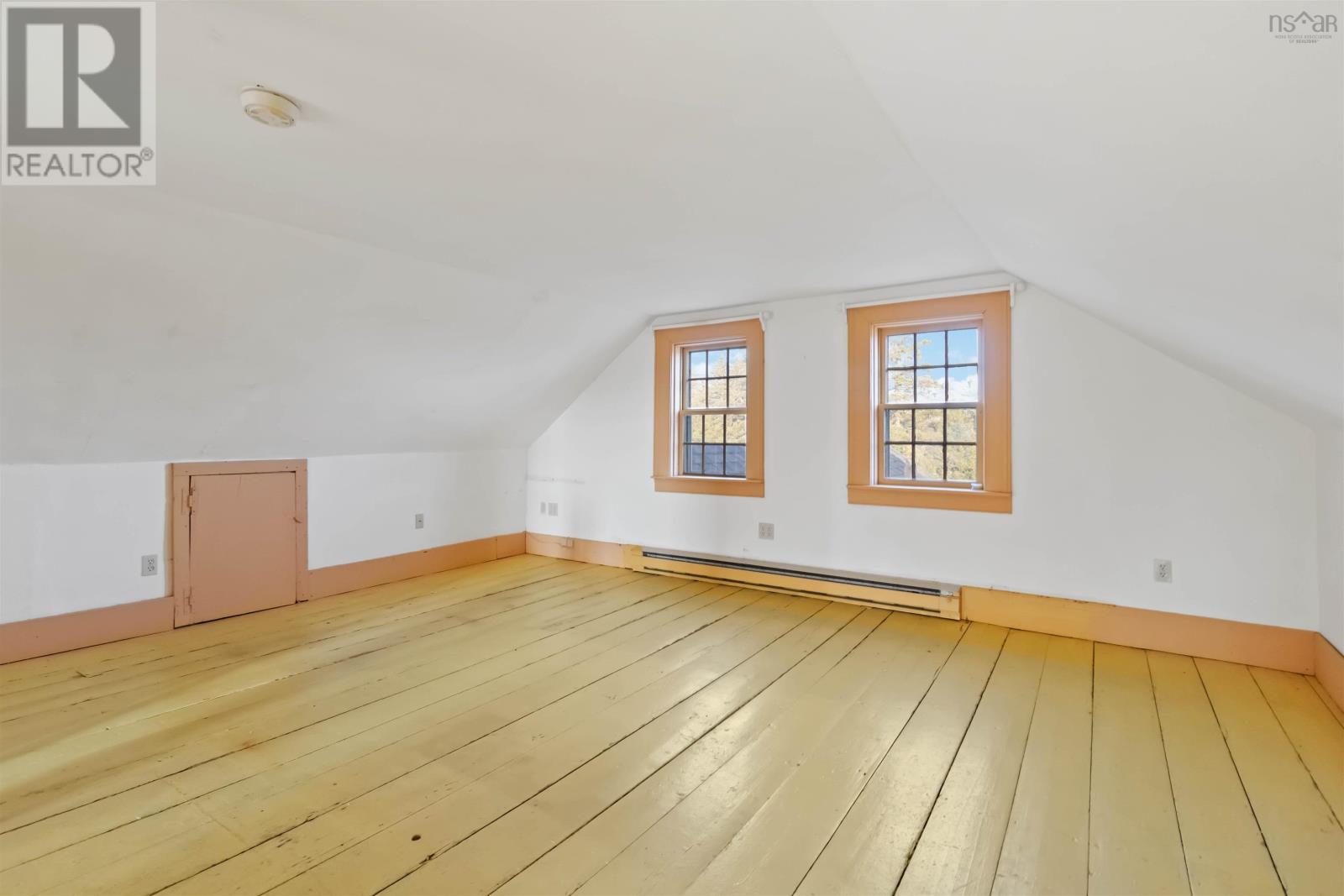 Property 35 of 51 of 261 Upper Kingsburg Road