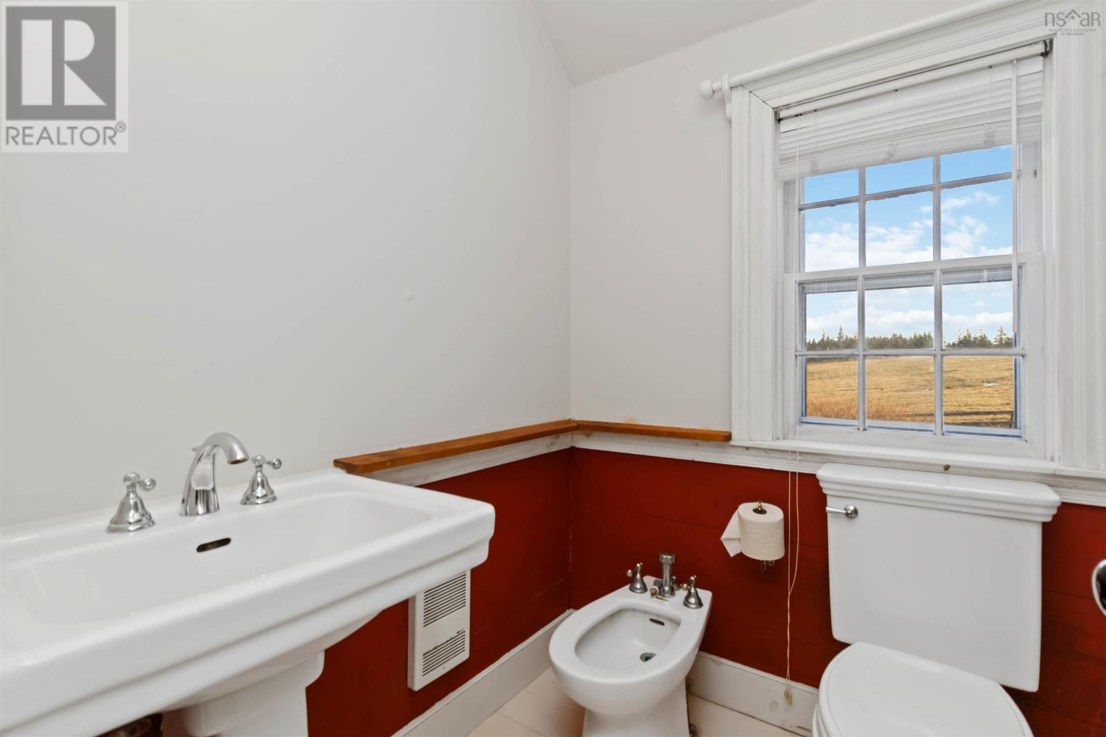 Property 31 of 51 of 261 Upper Kingsburg Road