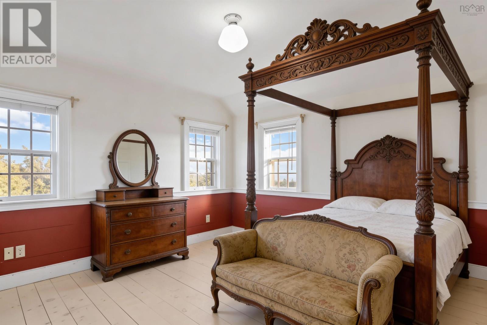 Property 28 of 51 of 261 Upper Kingsburg Road