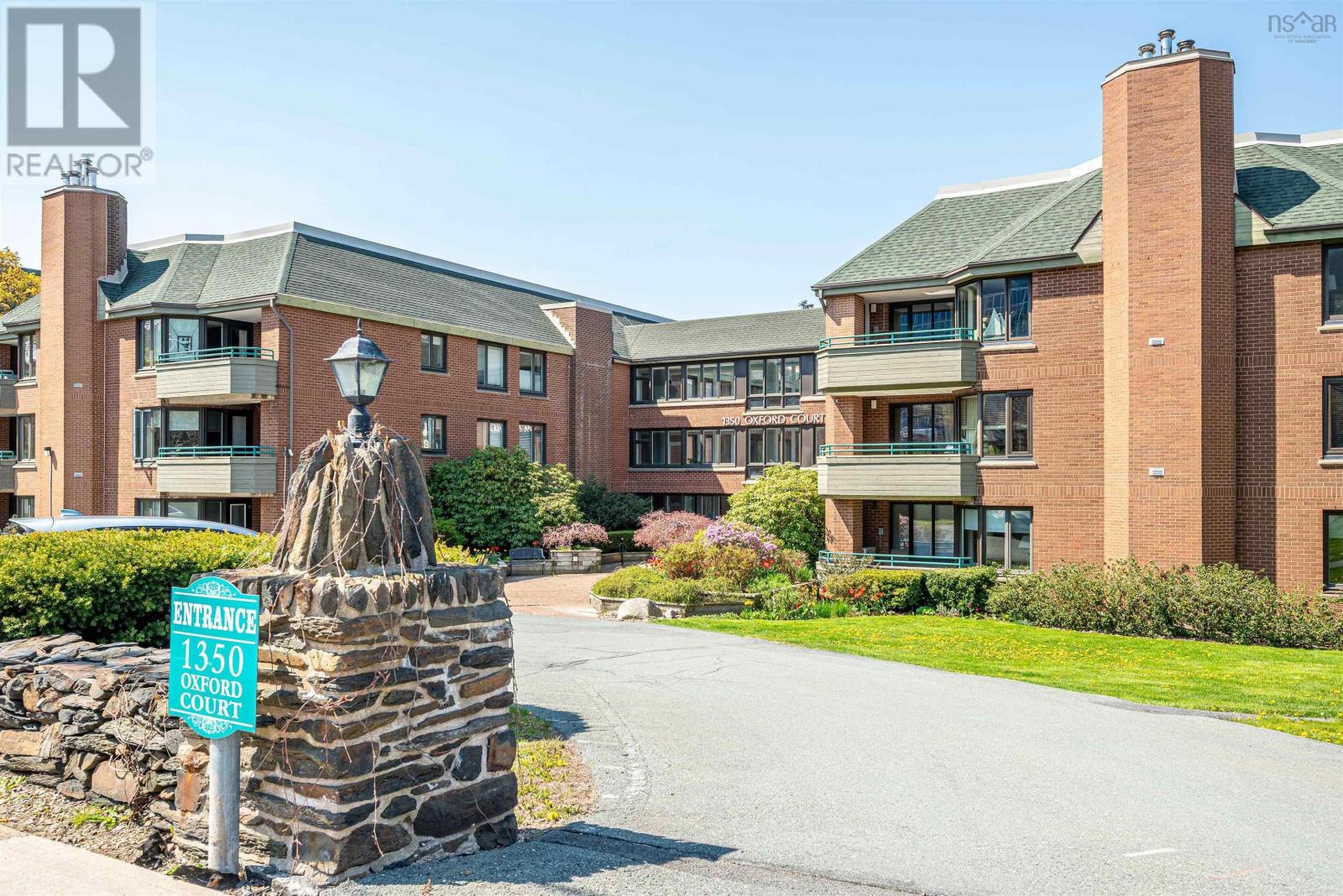 Property 3 of 48 of 112 1350 Oxford Street