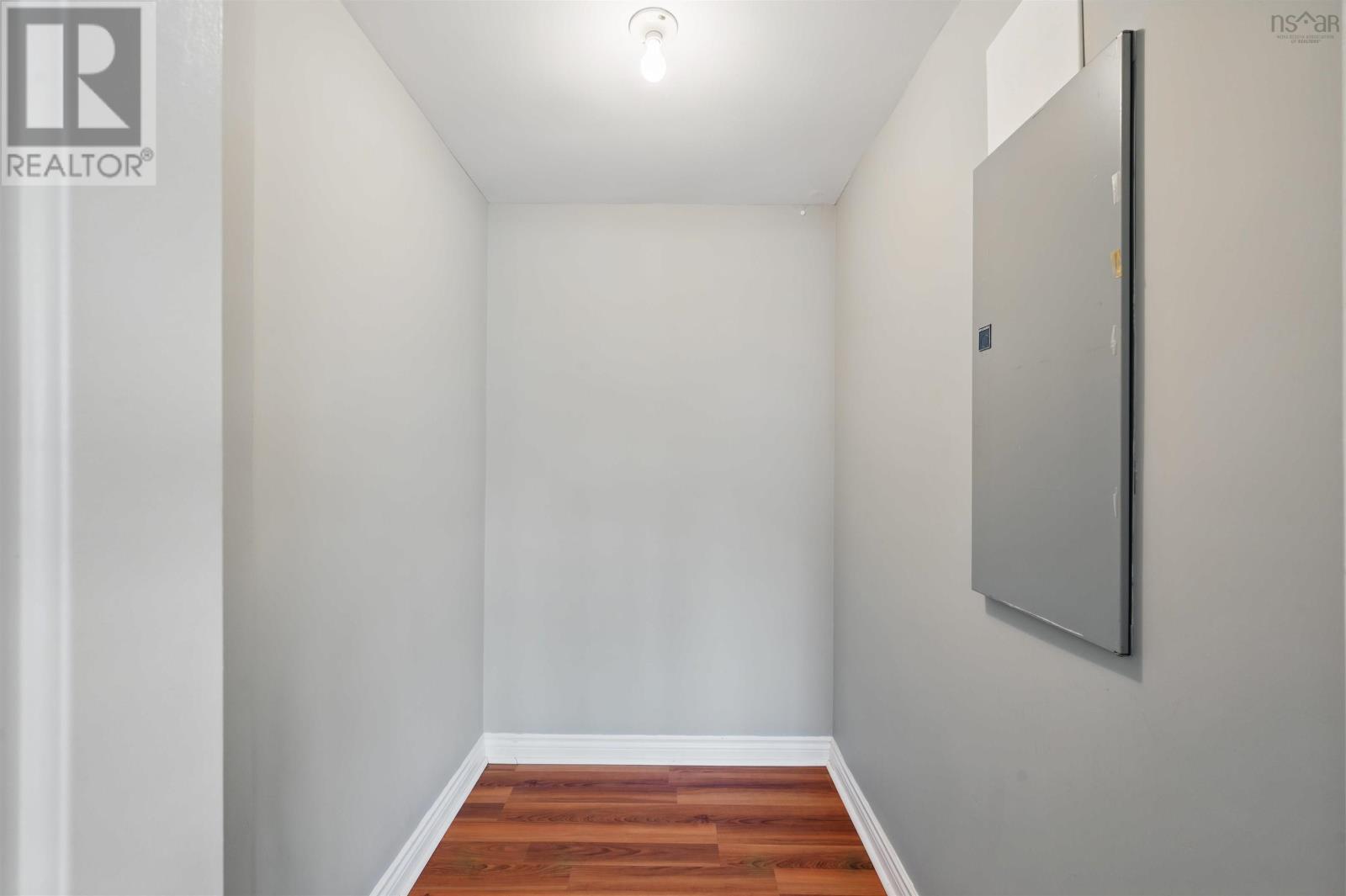 Property 30 of 48 of 112 1350 Oxford Street