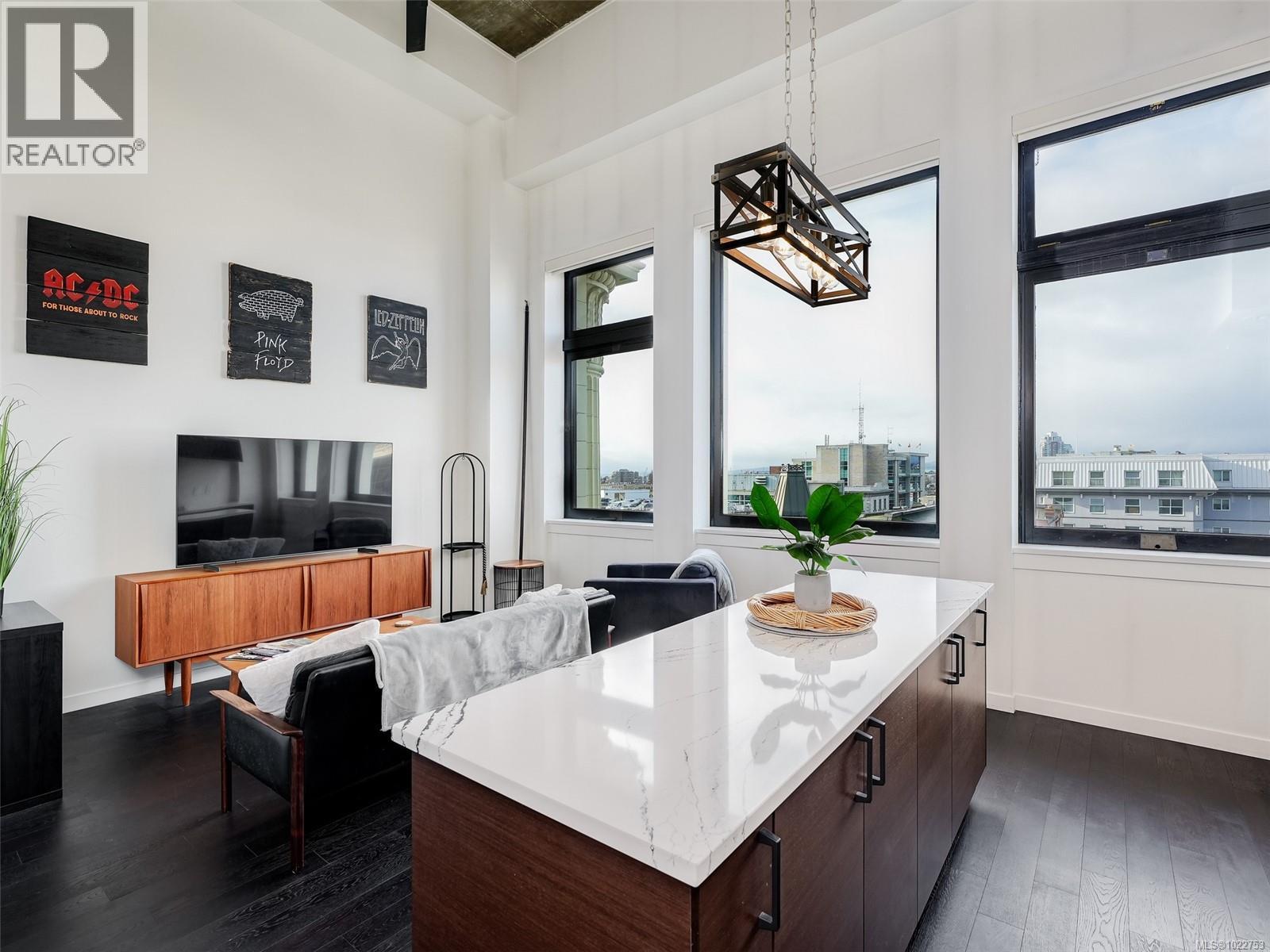 411 770 Fisgard St, Victoria