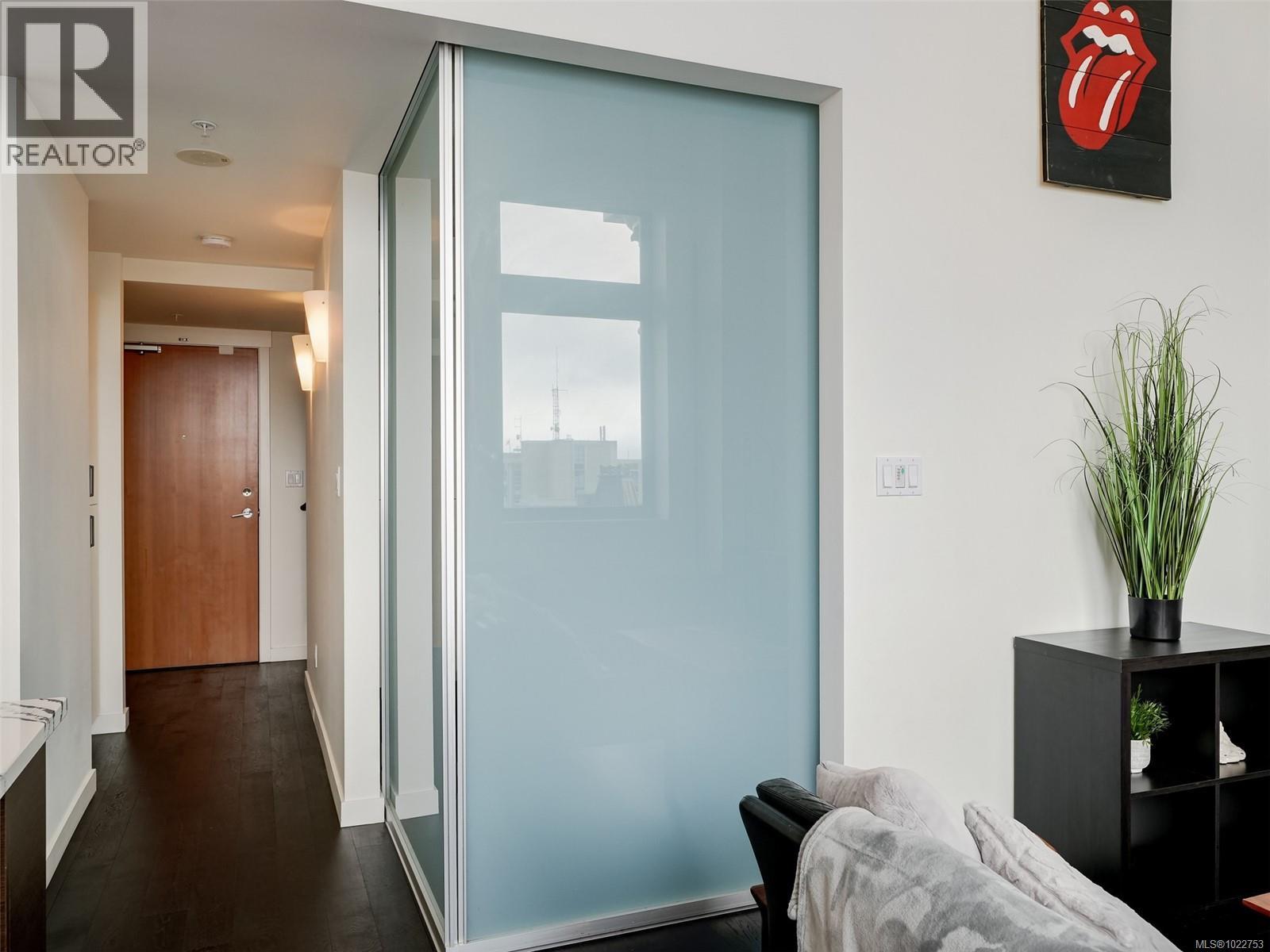 411 770 Fisgard St, Victoria