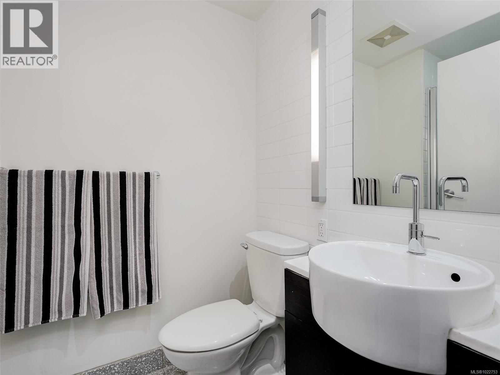 411 770 Fisgard St, Victoria