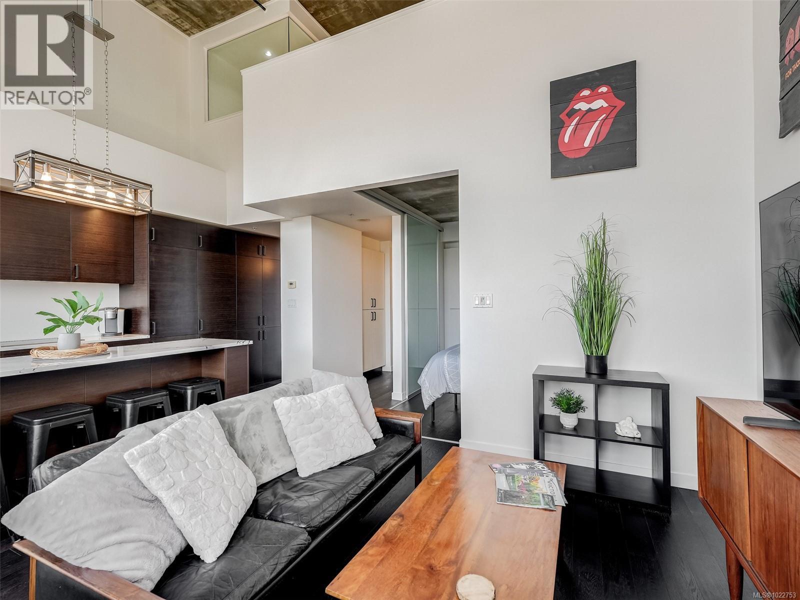 411 770 Fisgard St, Victoria