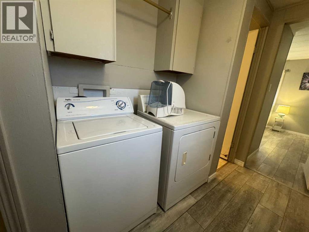 Single Family House Mobile Home for Sale in #   Gray Drive Glendale Red Deer 