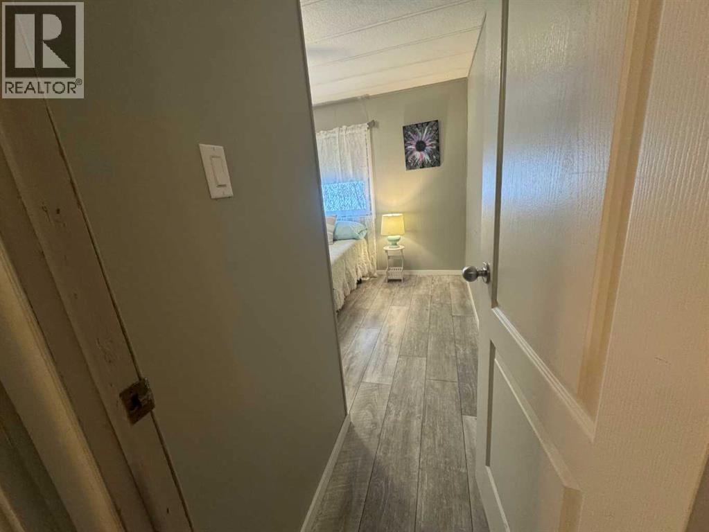 Single Family House Mobile Home for Sale in #   Gray Drive Glendale Red Deer 