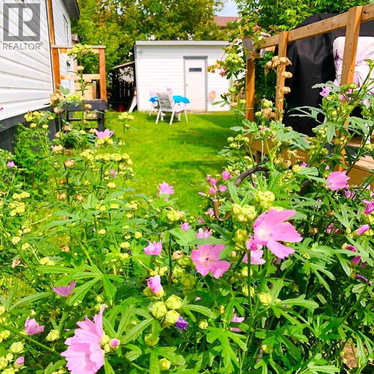 Single Family House Mobile Home for Sale in #   Gray Drive Glendale Red Deer 