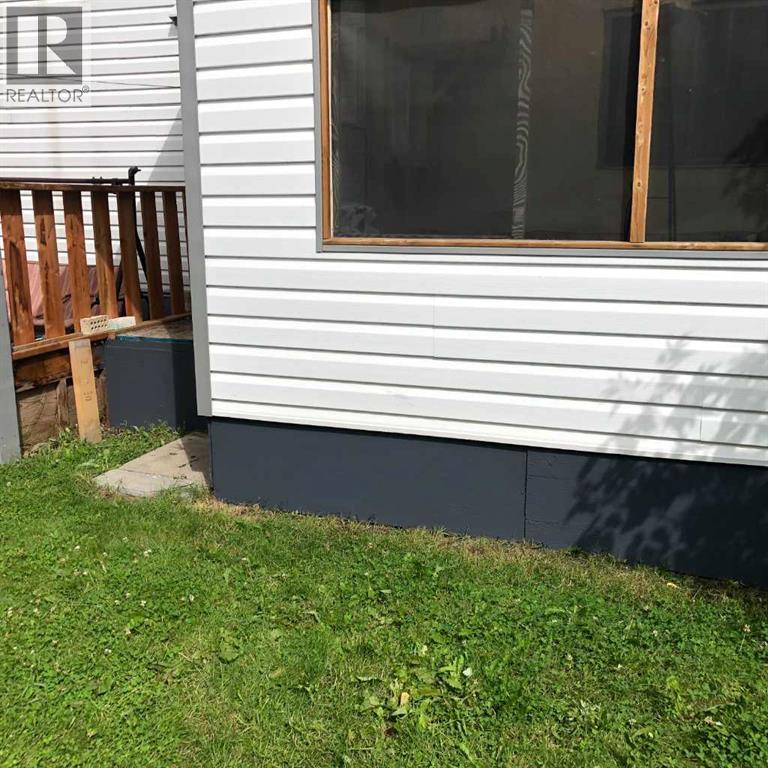 Single Family House Mobile Home for Sale in #   Gray Drive Glendale Red Deer 
