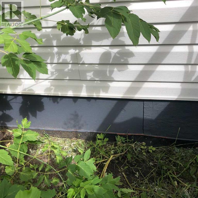 Single Family House Mobile Home for Sale in #   Gray Drive Glendale Red Deer 