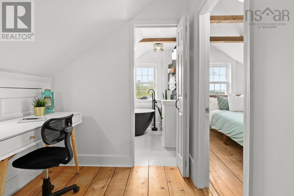 Property 25 of 49 of 446 Kingsburg Road