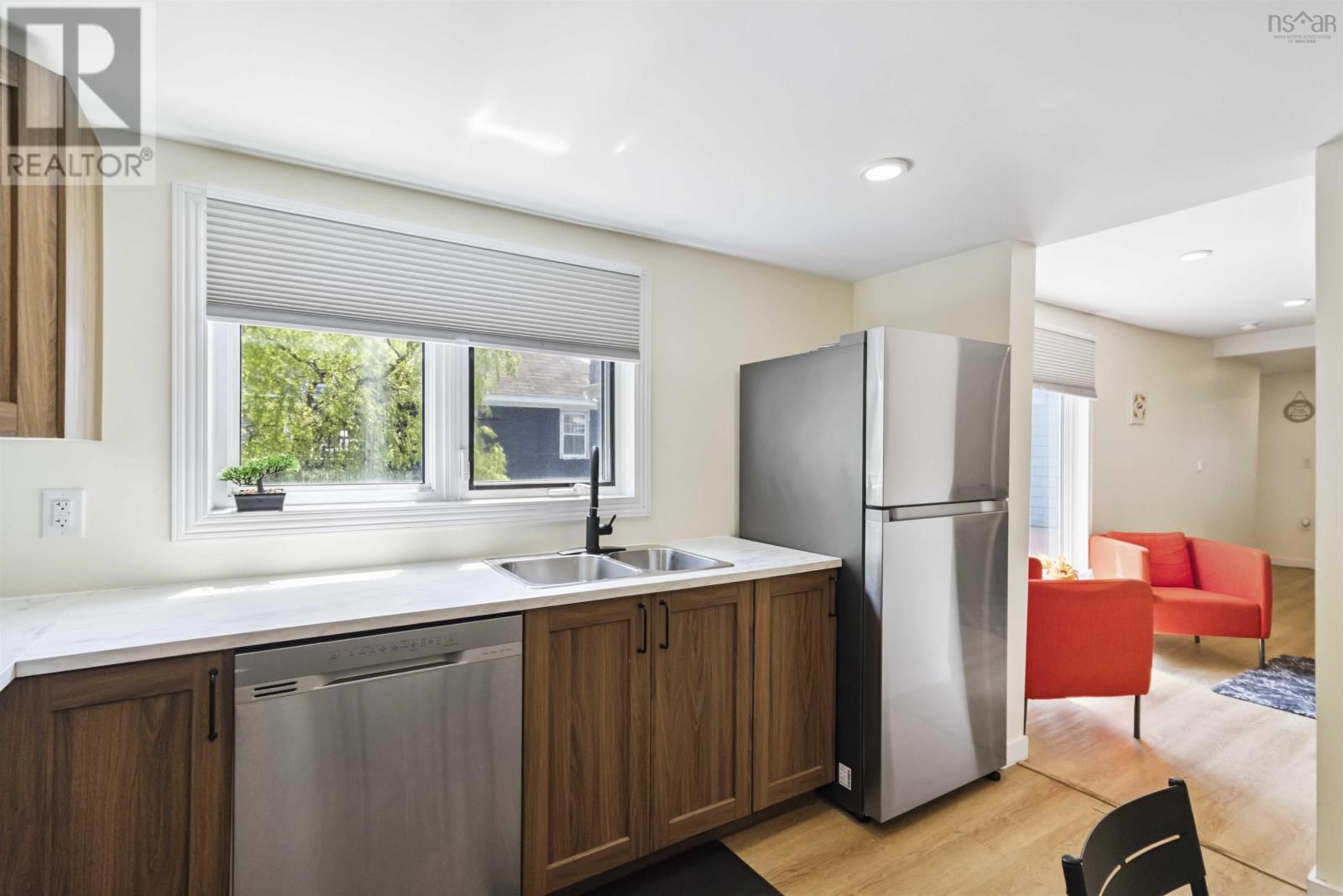 Property 12 of 51 of 2097 2099 2099A Oxford Street