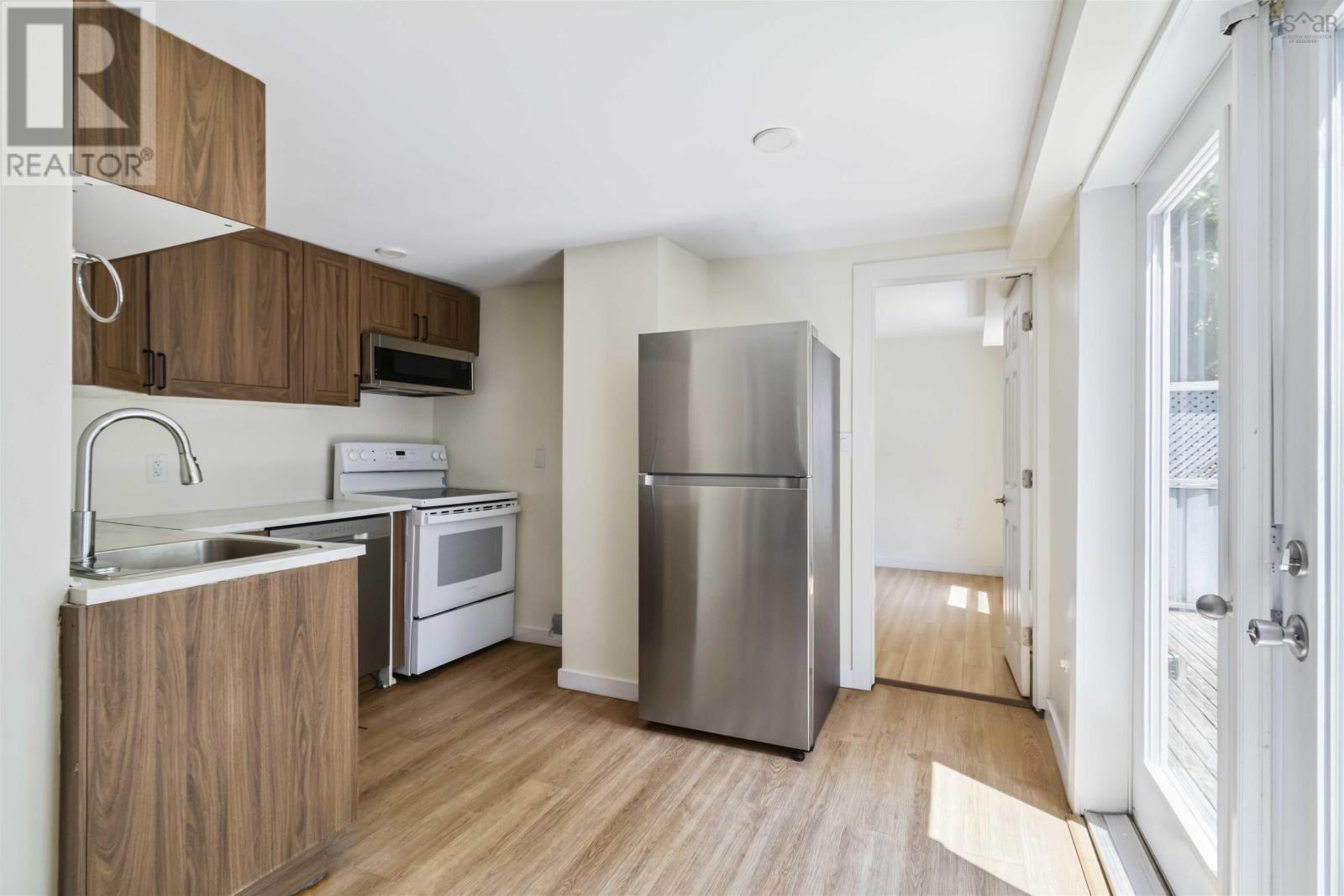 Property 28 of 51 of 2097 2099 2099A Oxford Street