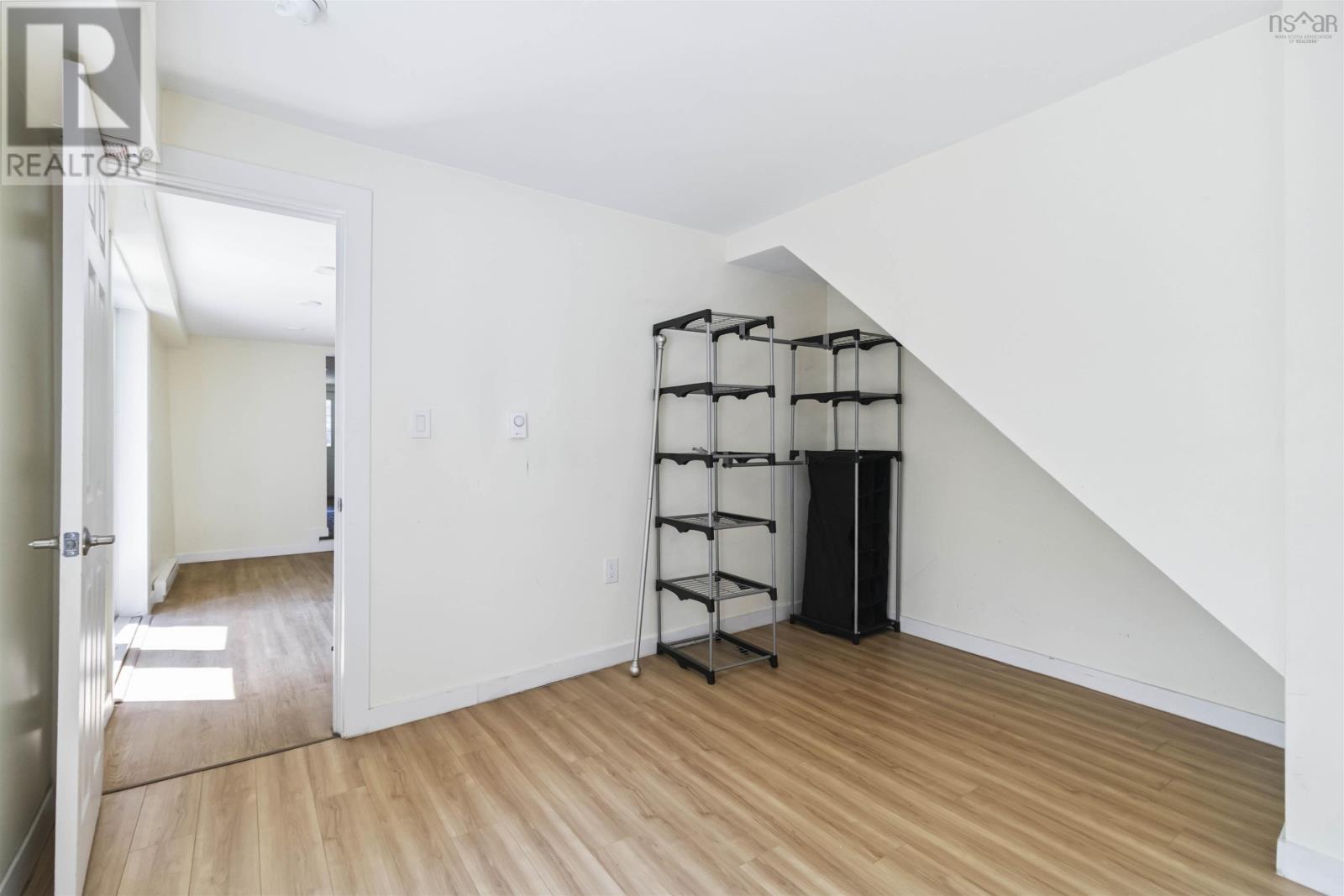 Property 32 of 51 of 2097 2099 2099A Oxford Street