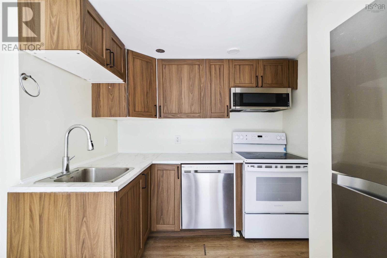 Property 29 of 51 of 2097 2099 2099A Oxford Street