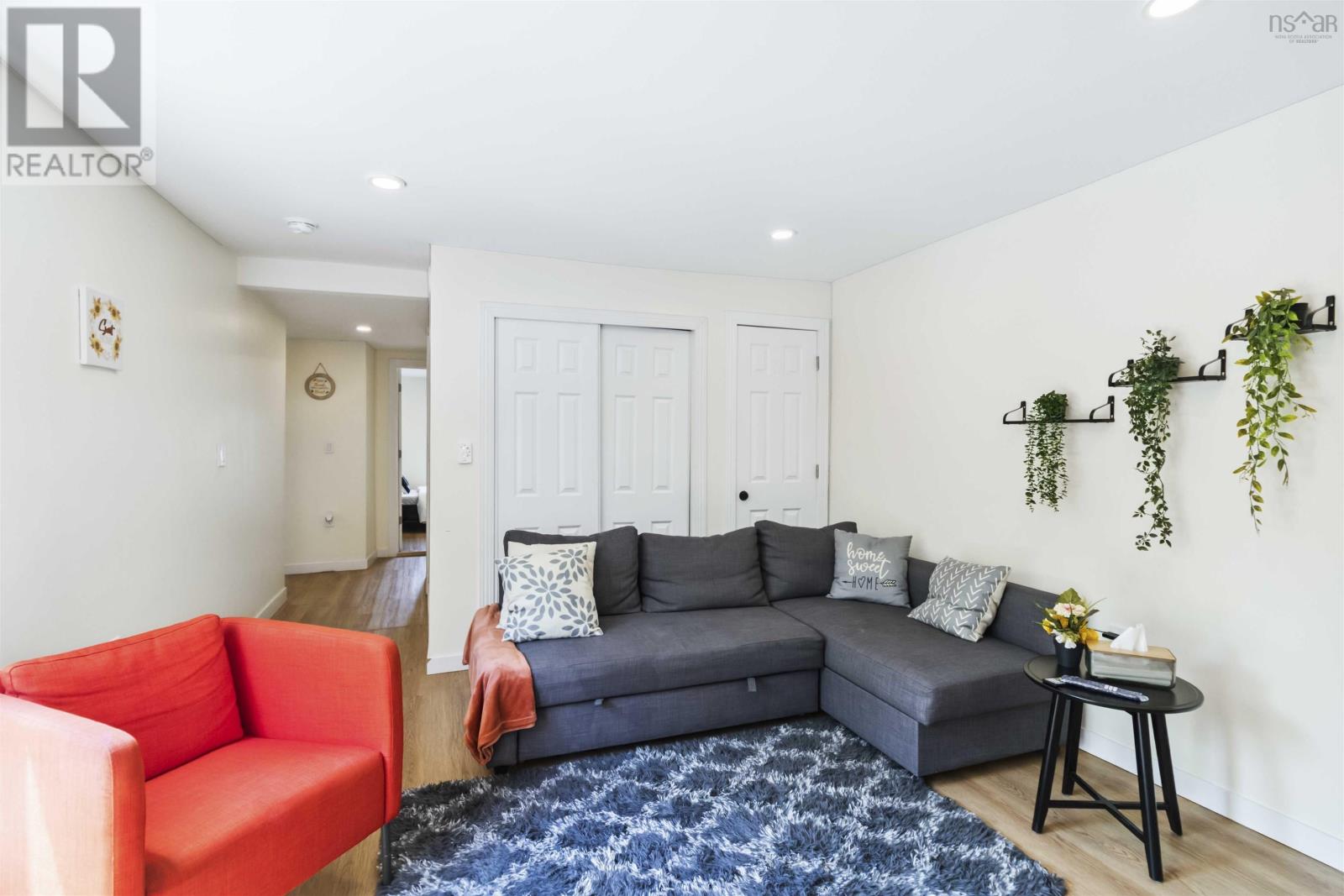 Property 7 of 51 of 2097 2099 2099A Oxford Street