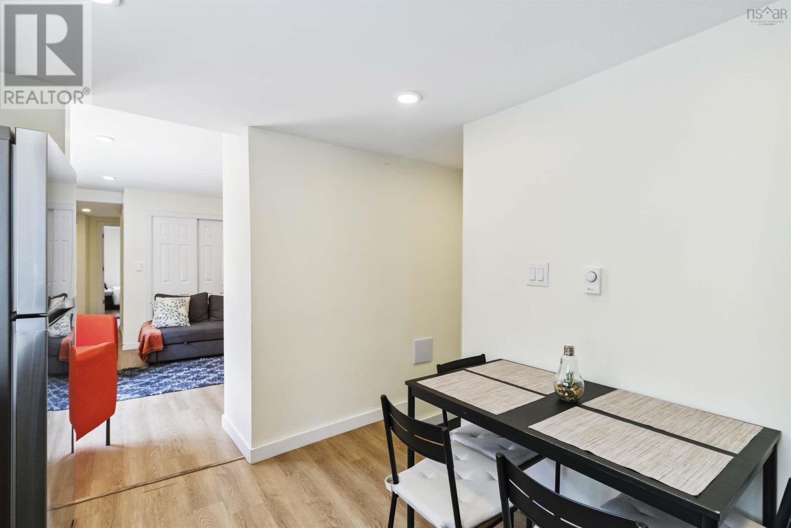 Property 6 of 51 of 2097 2099 2099A Oxford Street