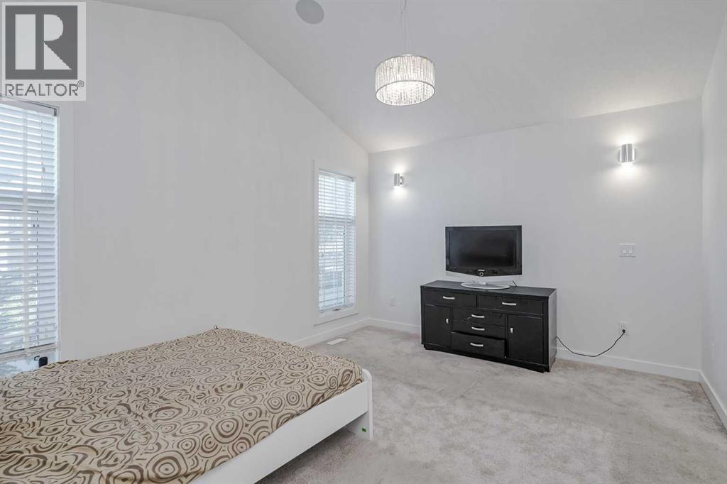 Single Family House for Sale in    Avenue NE Tuxedo Park Calgary 