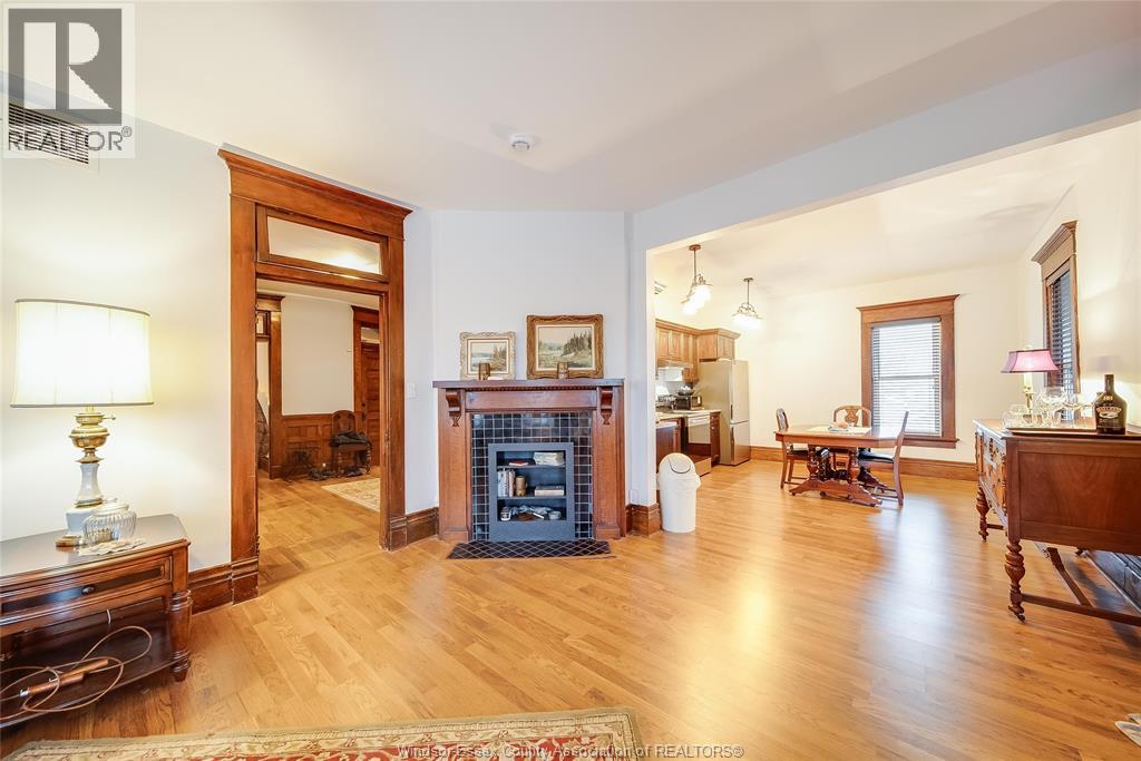 259 WELLINGTON STREET WEST - 11
