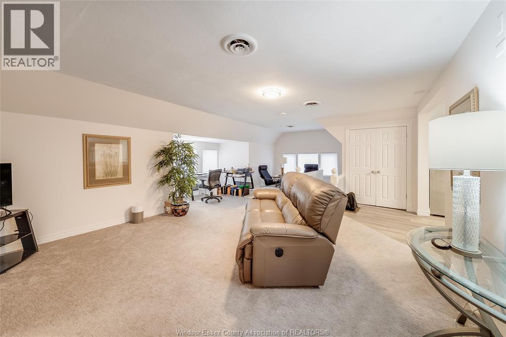 259 WELLINGTON STREET WEST - 25