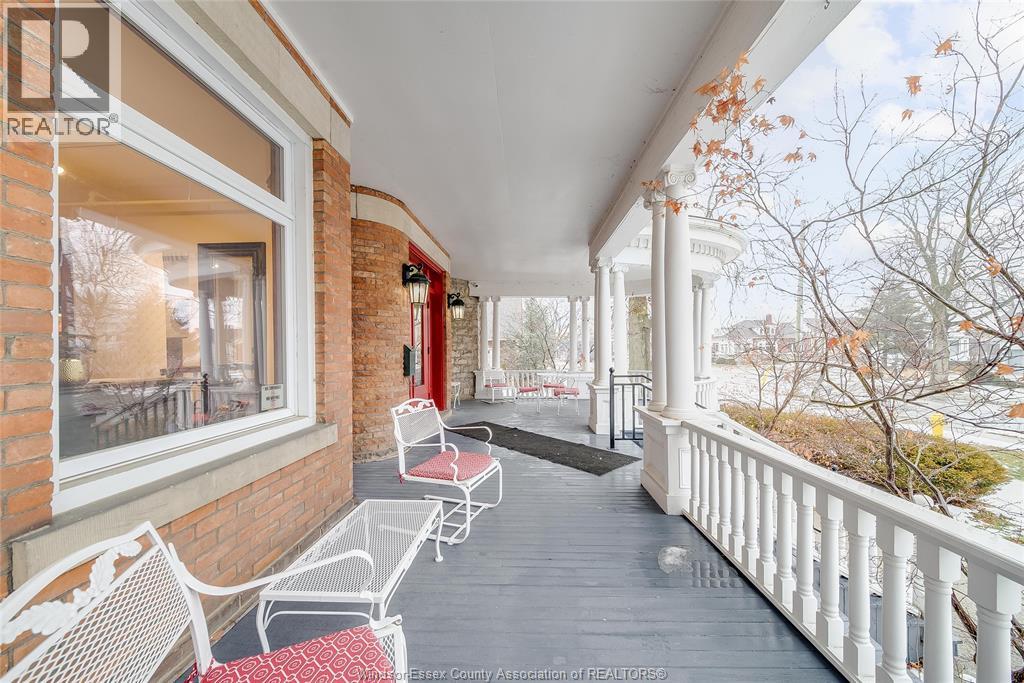 259 WELLINGTON STREET WEST - 3