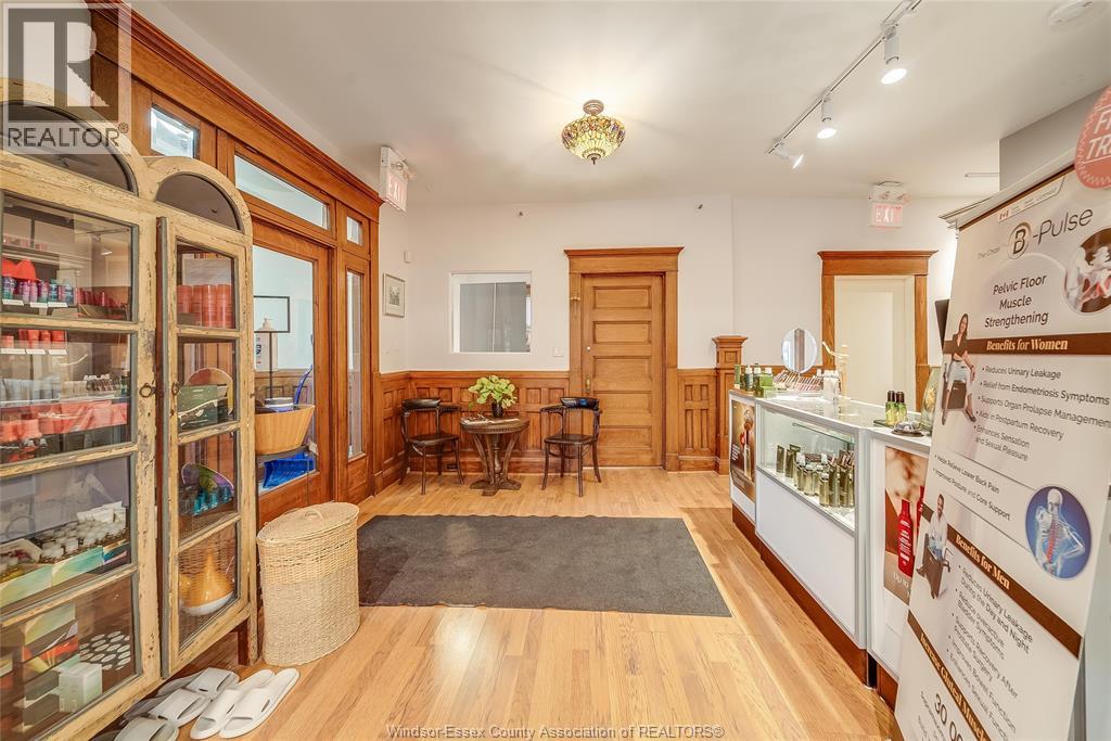 259 WELLINGTON STREET WEST - 32