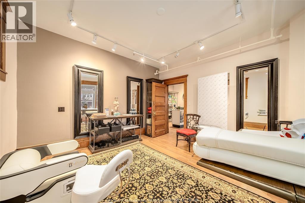 259 WELLINGTON STREET WEST - 43
