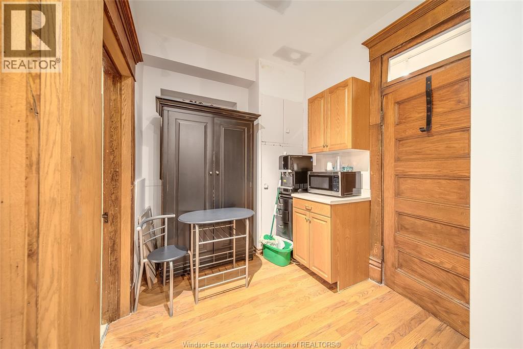 259 WELLINGTON STREET WEST - 46