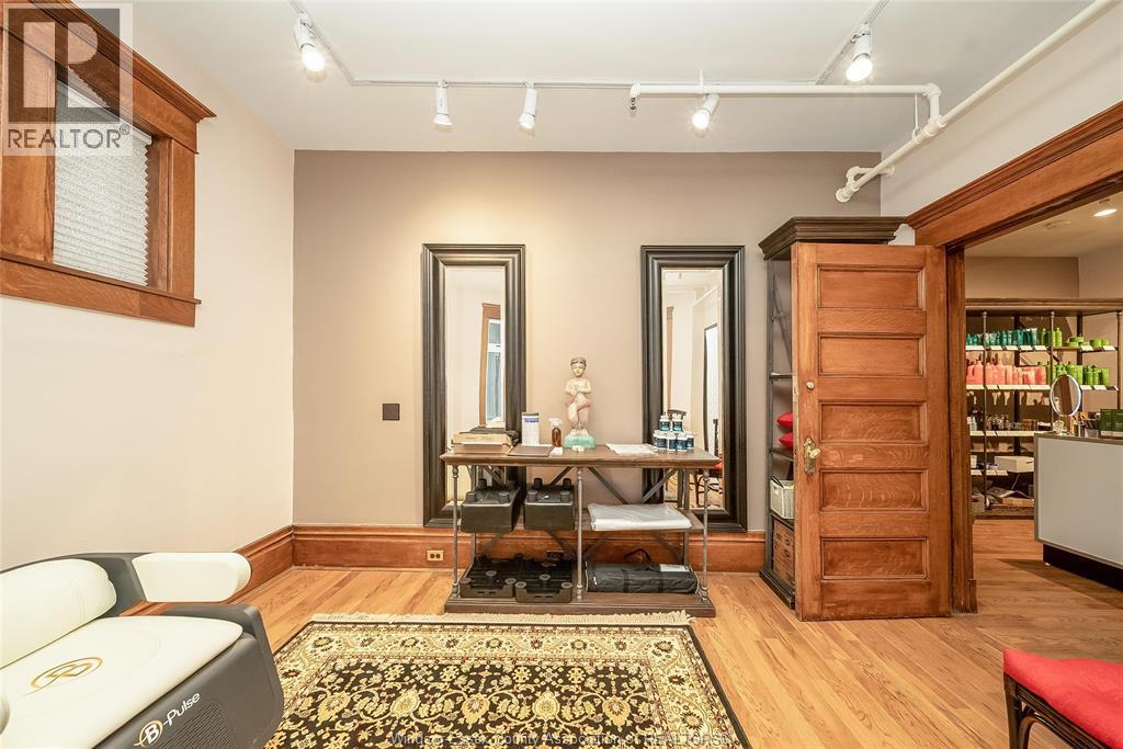 259 WELLINGTON STREET WEST - 48