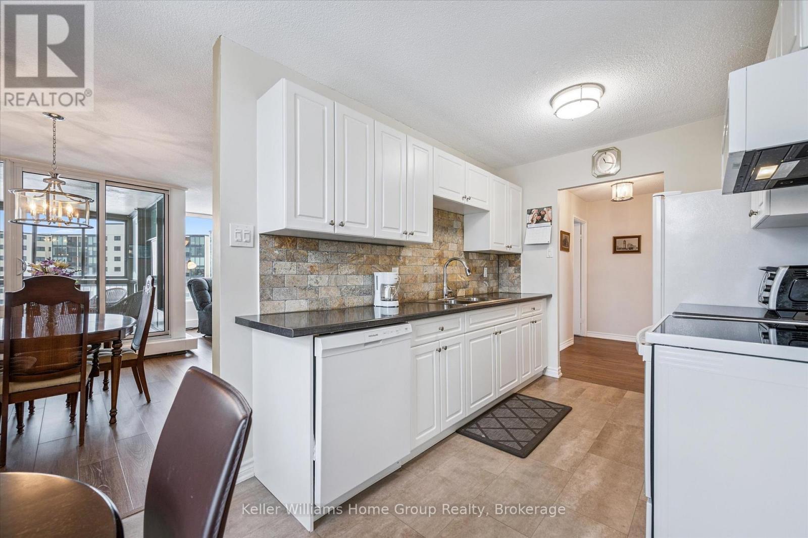 #702 23 WOODLAWN ROAD E - 12