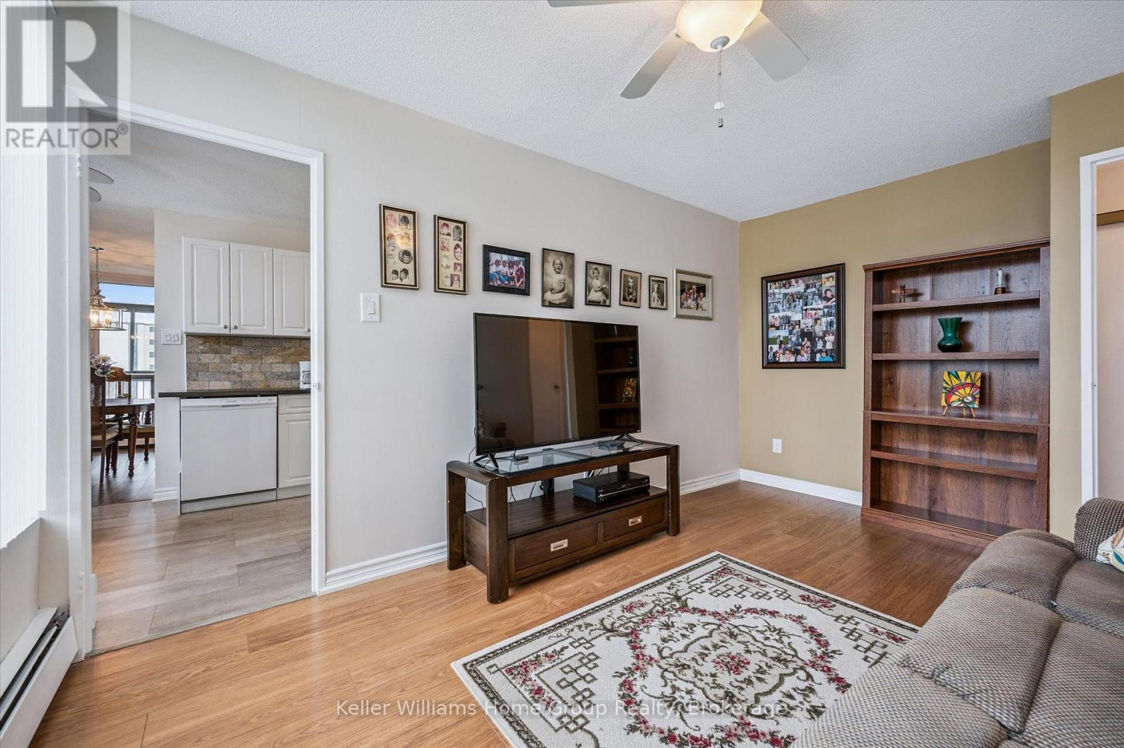 #702 23 WOODLAWN ROAD E - 22