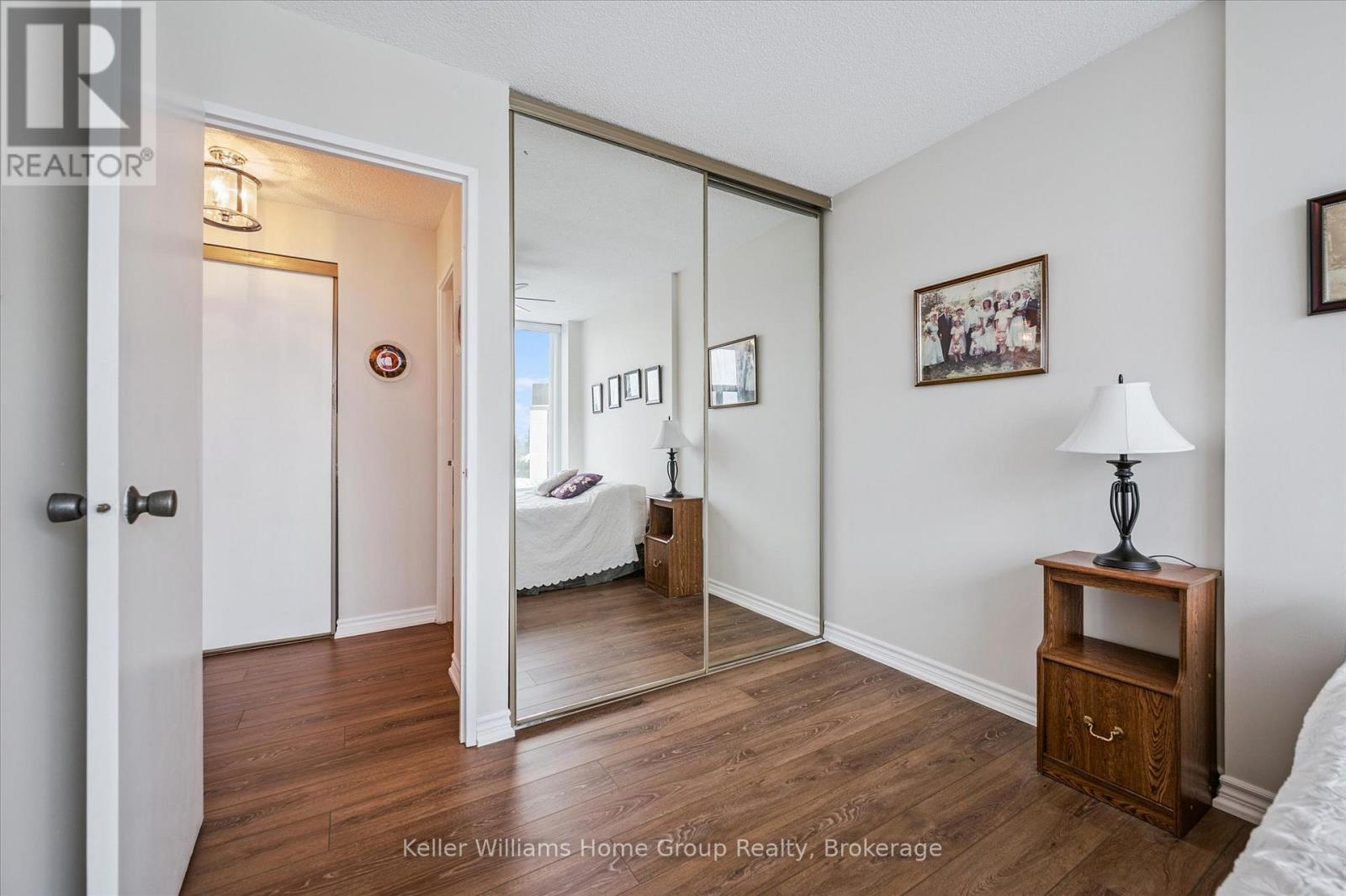 #702 23 WOODLAWN ROAD E - 25