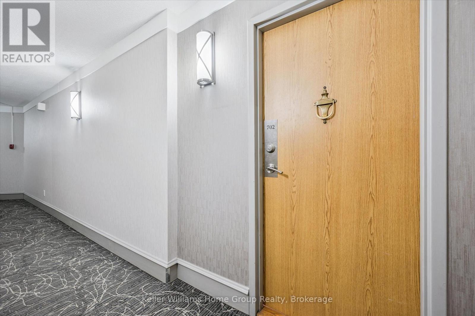#702 23 WOODLAWN ROAD E - 7
