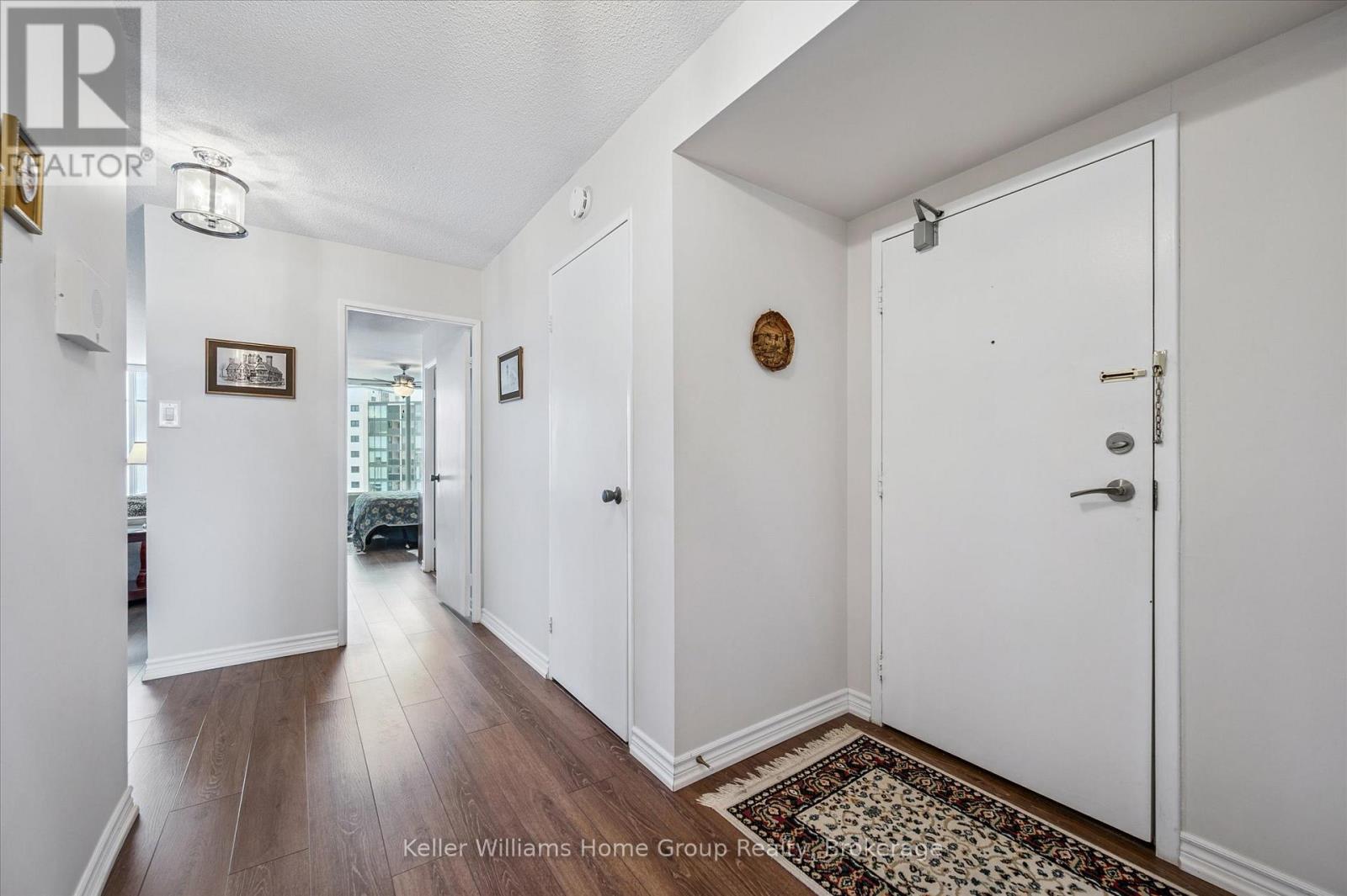 #702 23 WOODLAWN ROAD E - 8