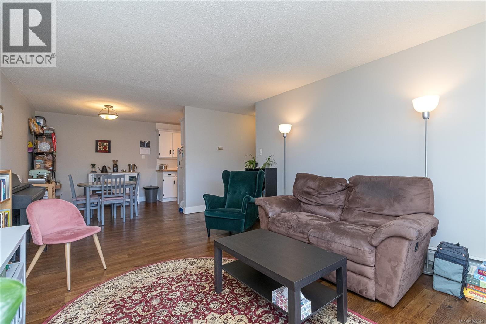 204 1024 Fairfield Rd, Victoria