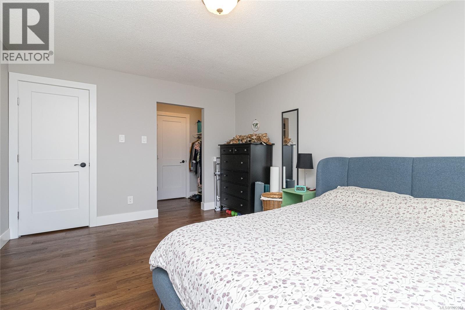 204 1024 Fairfield Rd, Victoria