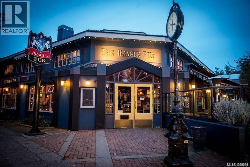 204 1024 Fairfield Rd, Victoria