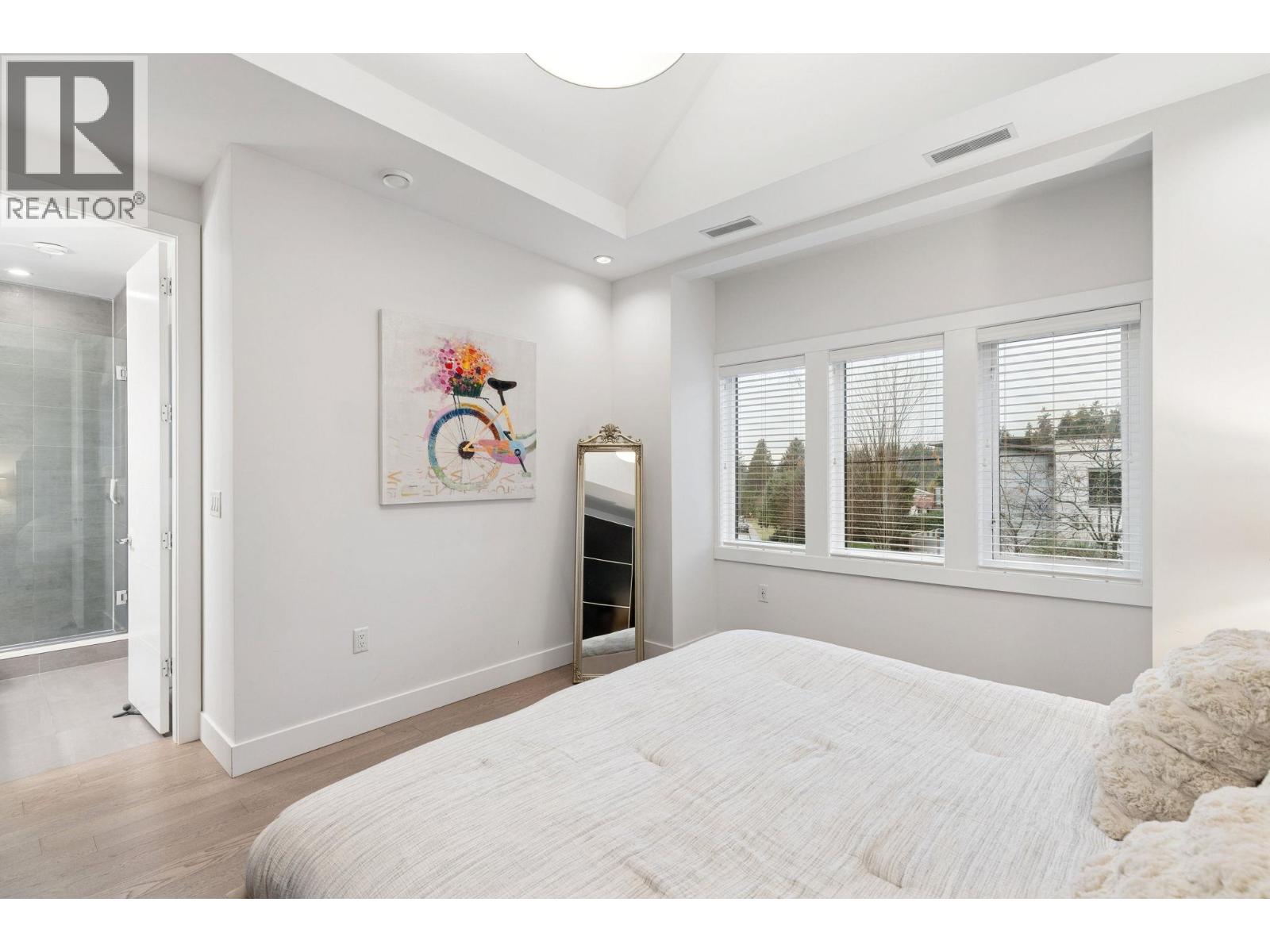 2008 LARSON ROAD, North Vancouver