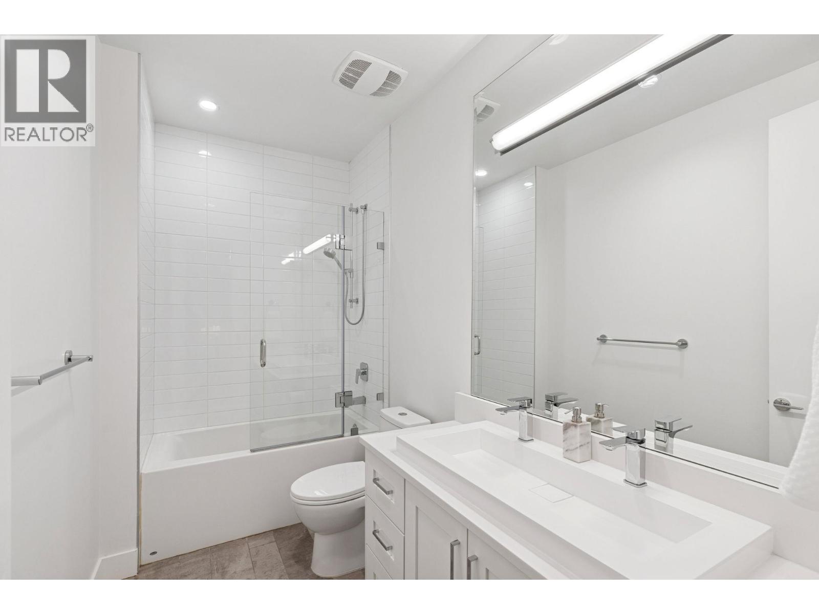 2008 LARSON ROAD, North Vancouver