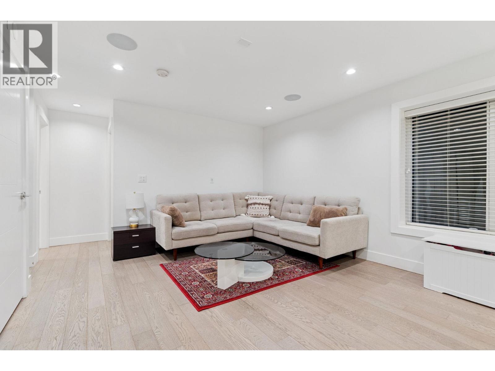 2008 LARSON ROAD, North Vancouver