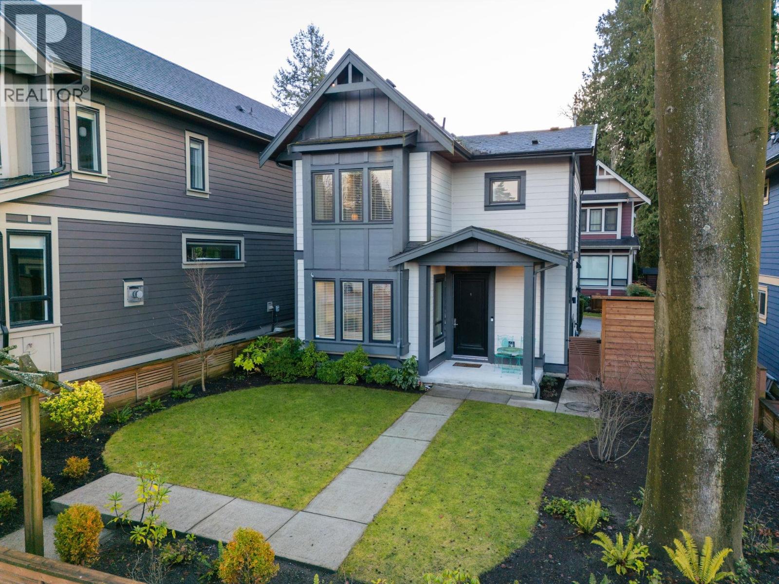 2008 LARSON ROAD, North Vancouver