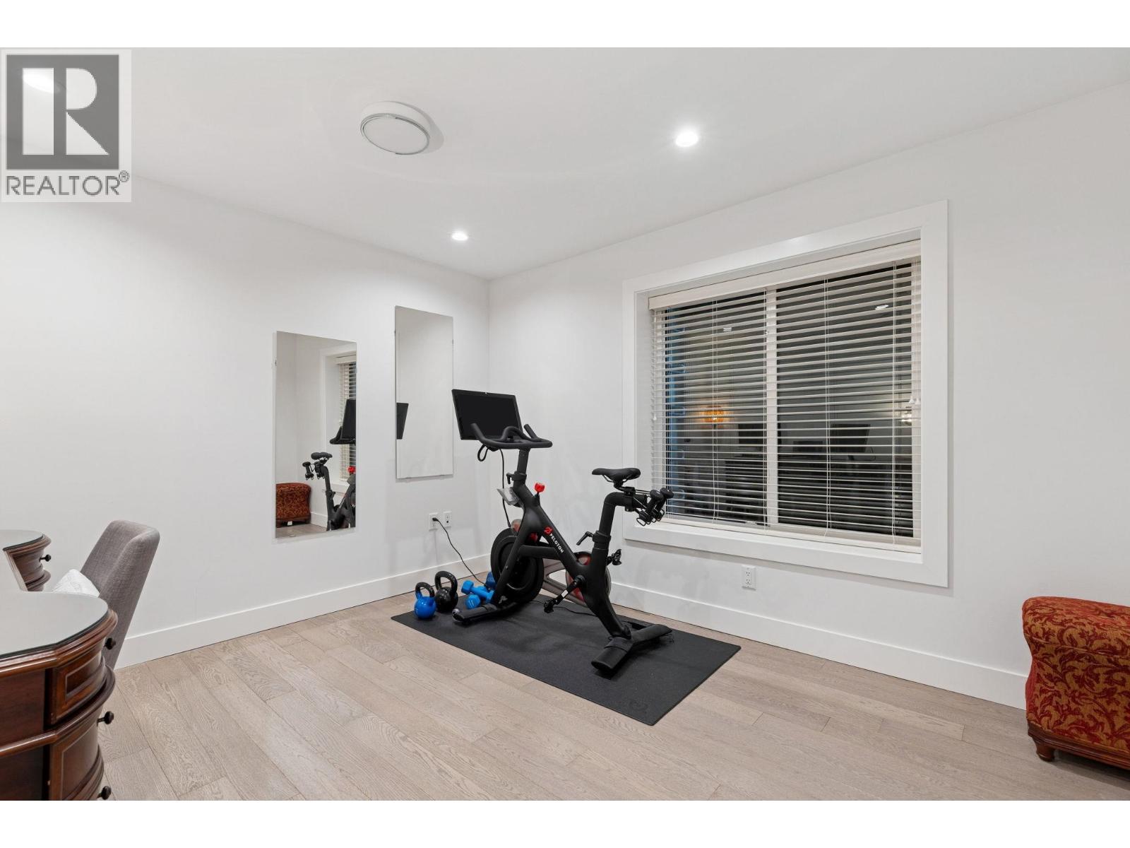 2008 LARSON ROAD, North Vancouver