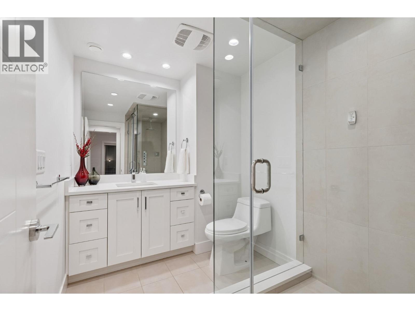 2008 LARSON ROAD, North Vancouver