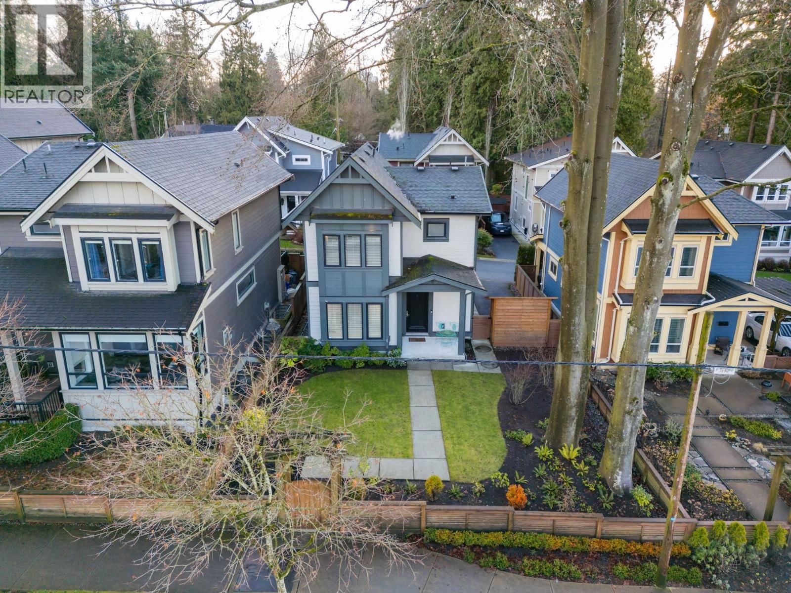 2008 LARSON ROAD, North Vancouver