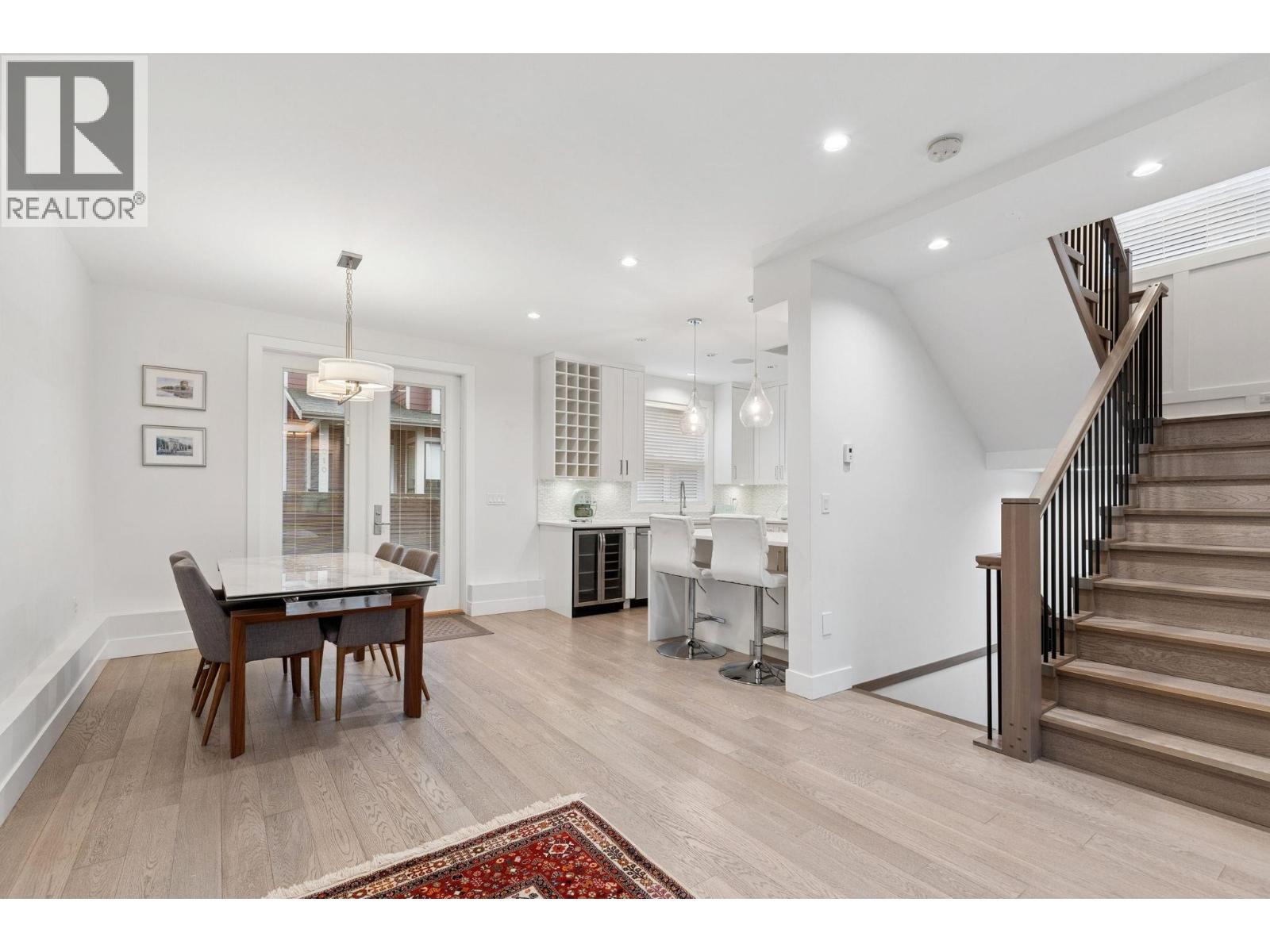 2008 LARSON ROAD, North Vancouver